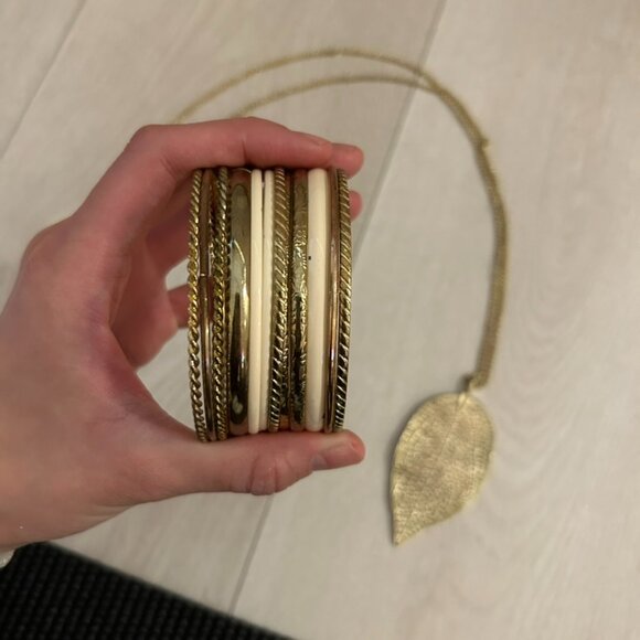 Bracelet & Necklace - Picture 3 of 3